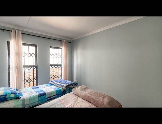 3 BEDROOM TOWNHOUSE FOR SALE IN SUMMERSET
